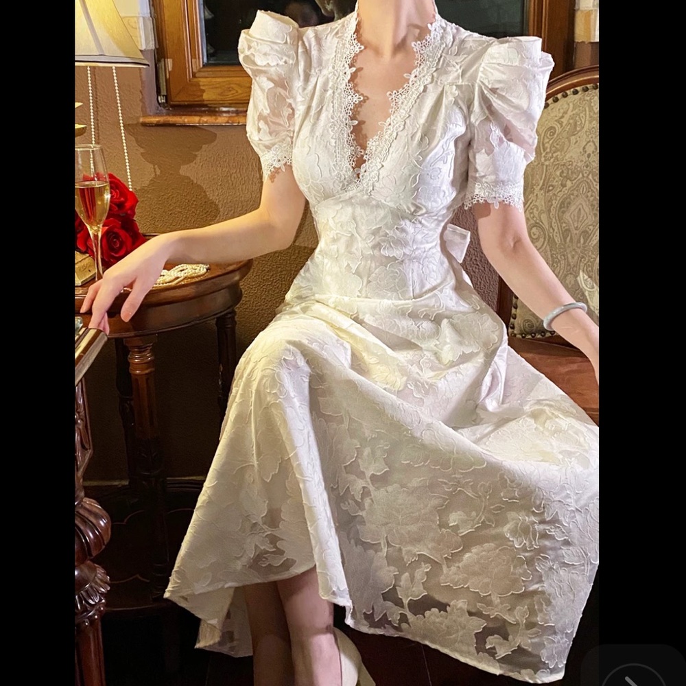 NWOT very pretty white dress
